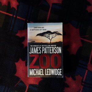 📚 3/$15 or 5/$20 📚 Novel - Zoo (#1)